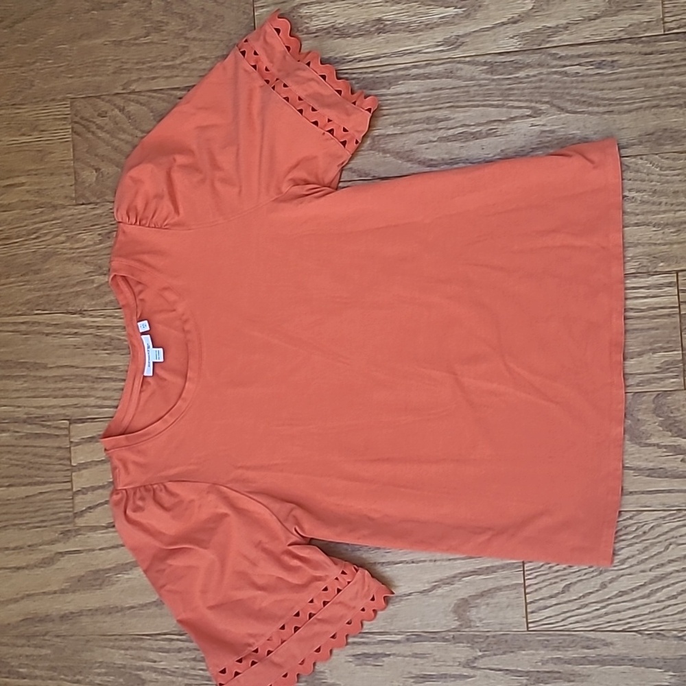 Chico’s Top M 8, Cotton Blend Short Sleeve Top with Cutout detailing